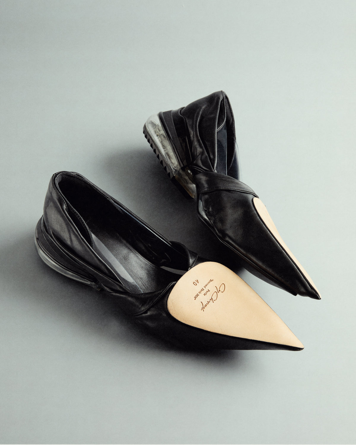 Air-Cushioned Reversed Shoes