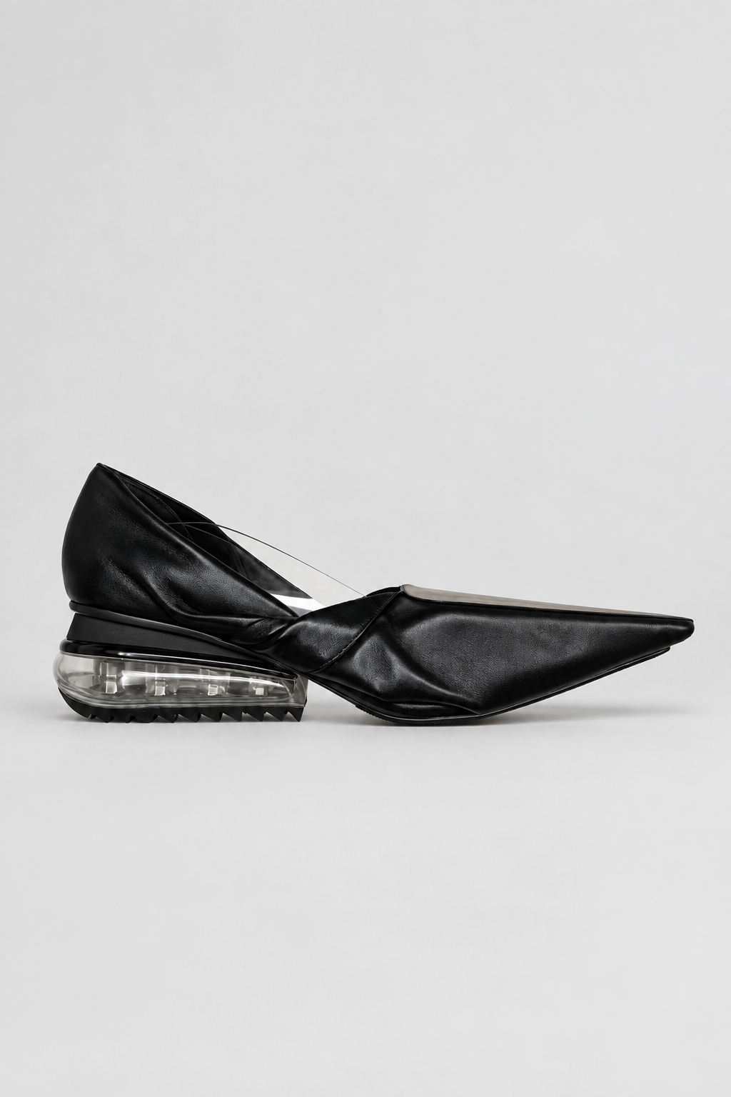 Air-Cushioned Reversed Shoes in Black