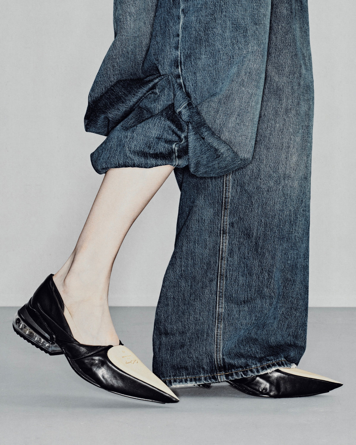 Air-Cushioned Reversed Shoes