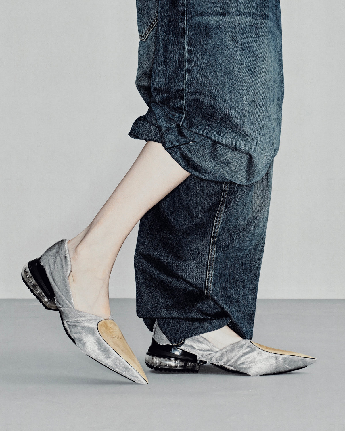 Air-Cushioned Reversed Shoes